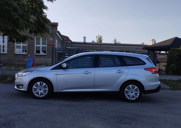 Ford Focus cena 40467 przebieg: 127000, rok produkcji 2018 z Niemcza małe 704